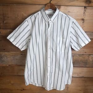 Men's White Striped Short-Sleeve Button-Up Shirt